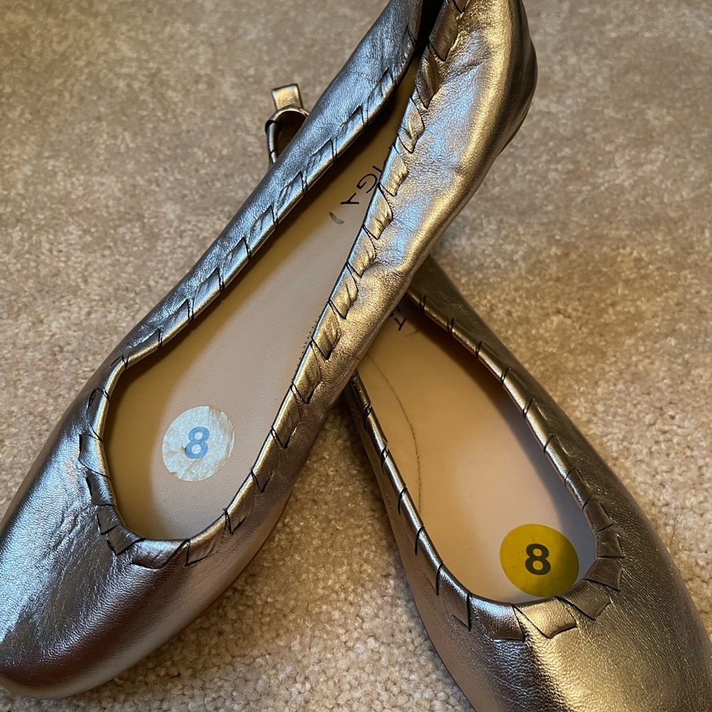 Womens Via Spiga gunmetal leather flats